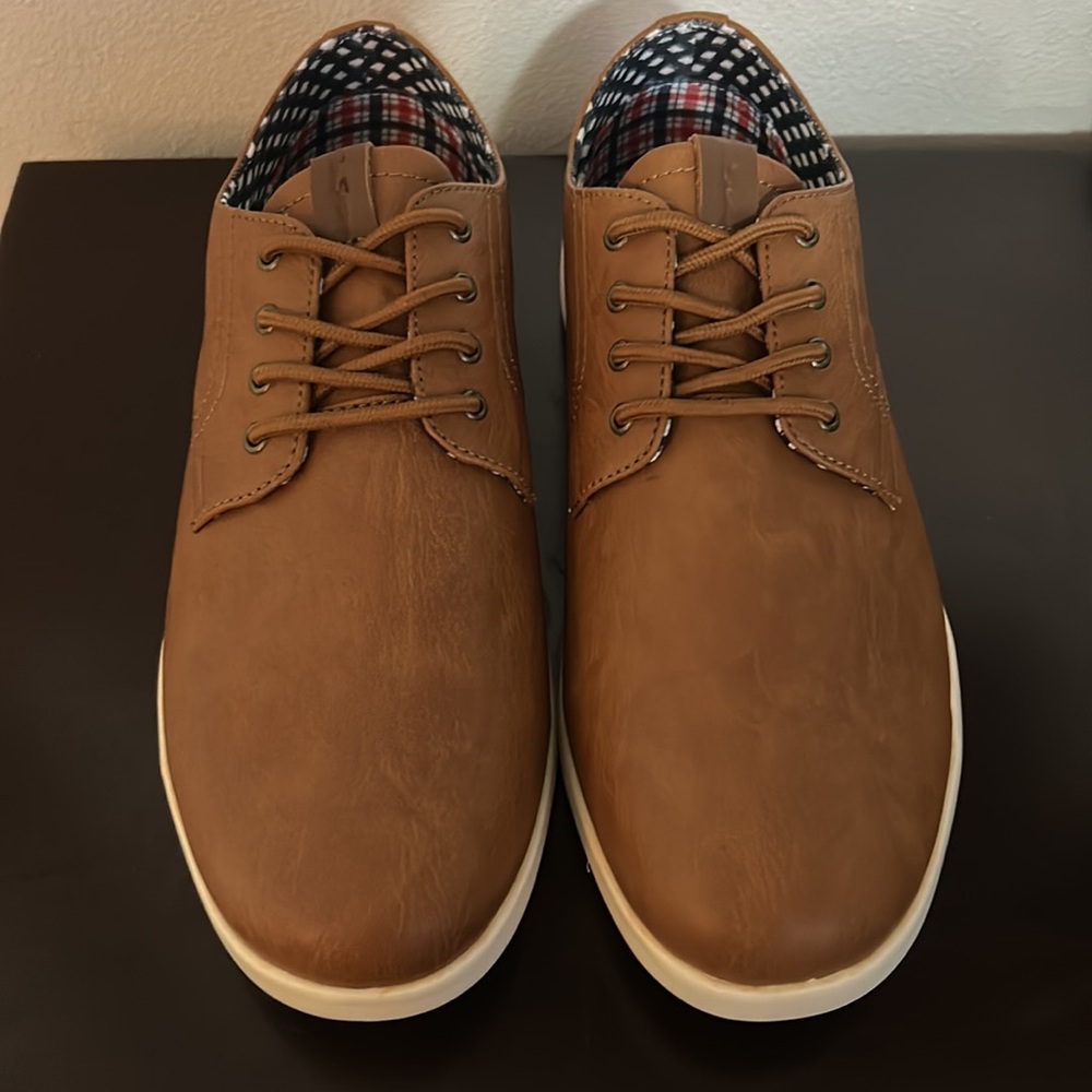 Ben Sherman Presley Oxford mens tan pu leather, dressy comfort, size medium 9